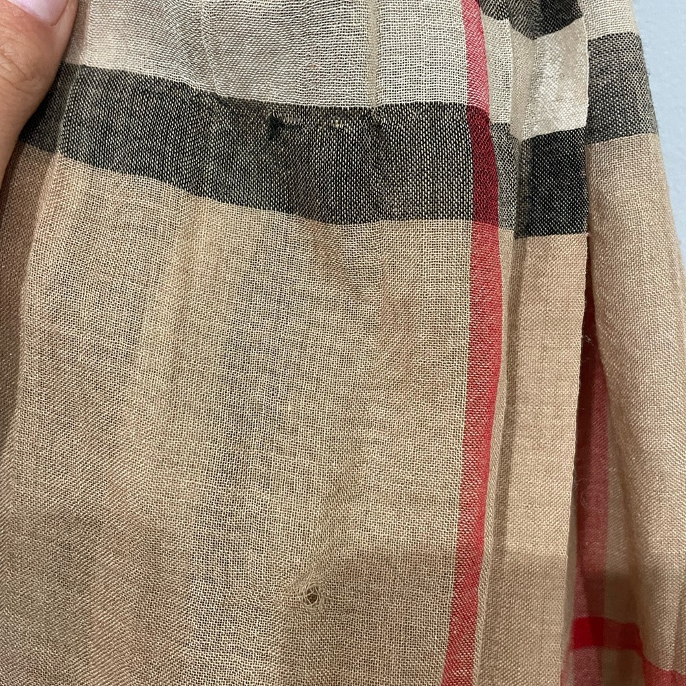 Burberry Check Lightweight Wool Silk Scarf - Picture 4 of 7